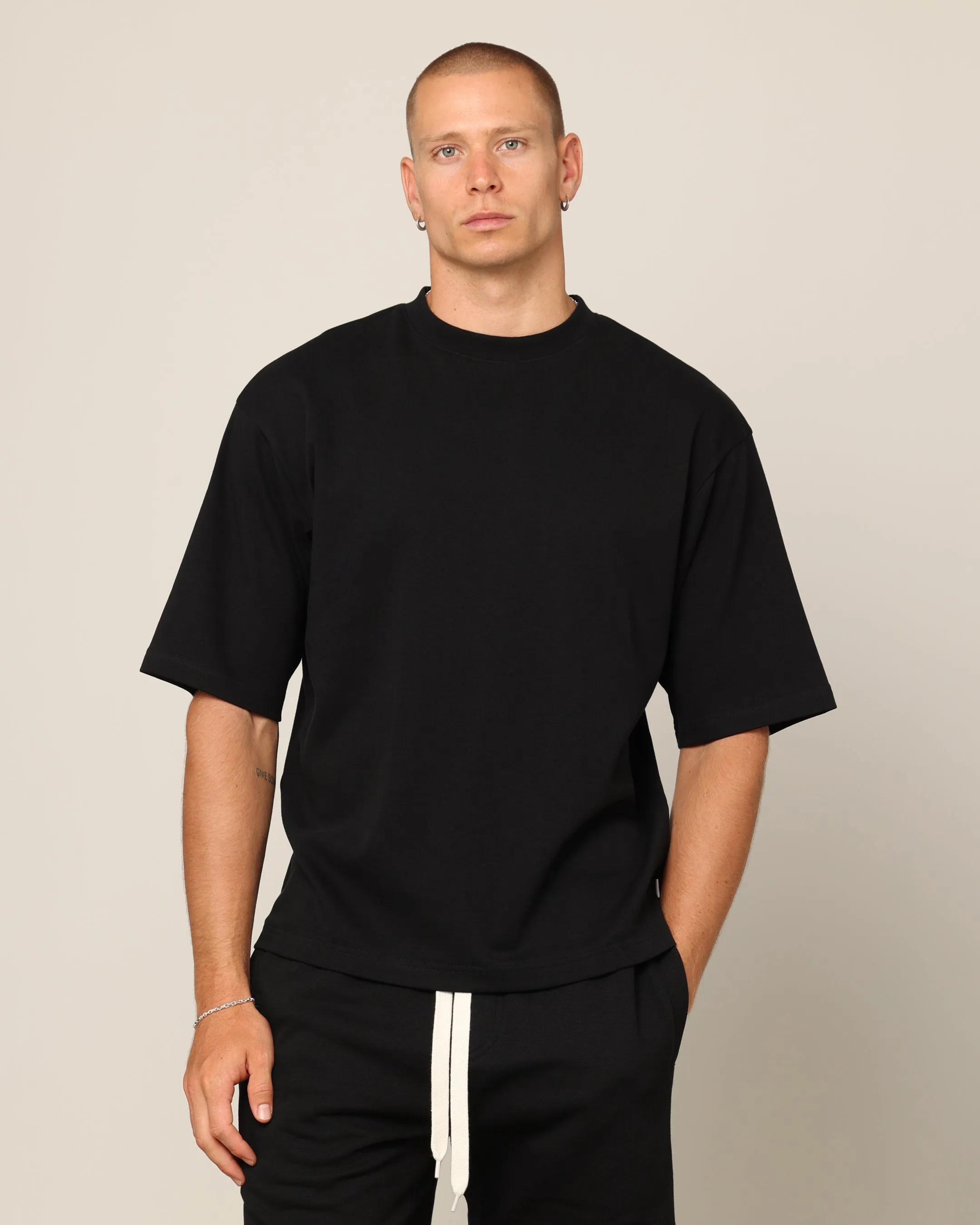 Carré Blanc Boxy T-Shirt Black