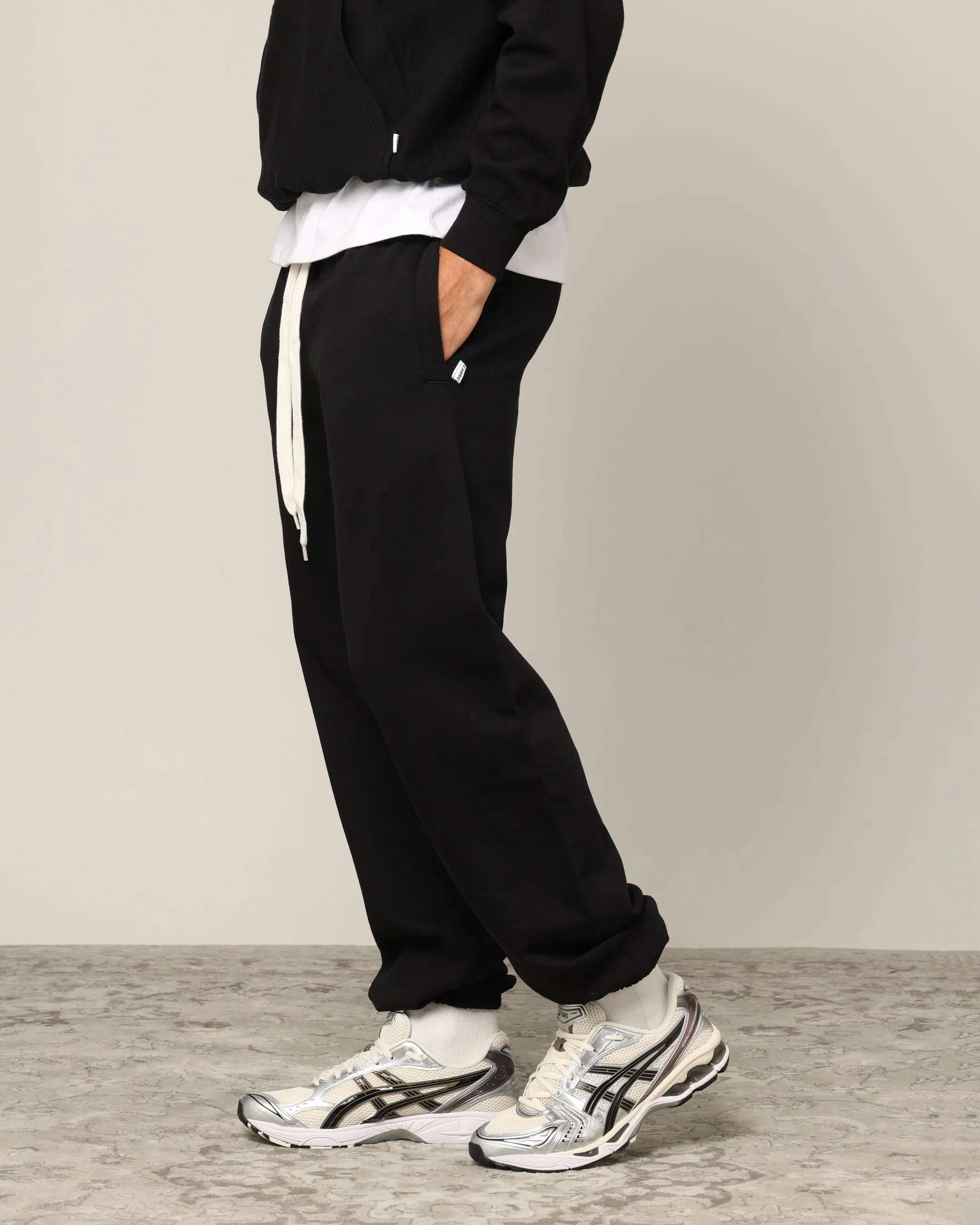 Carré Blanc Sweatpants Black