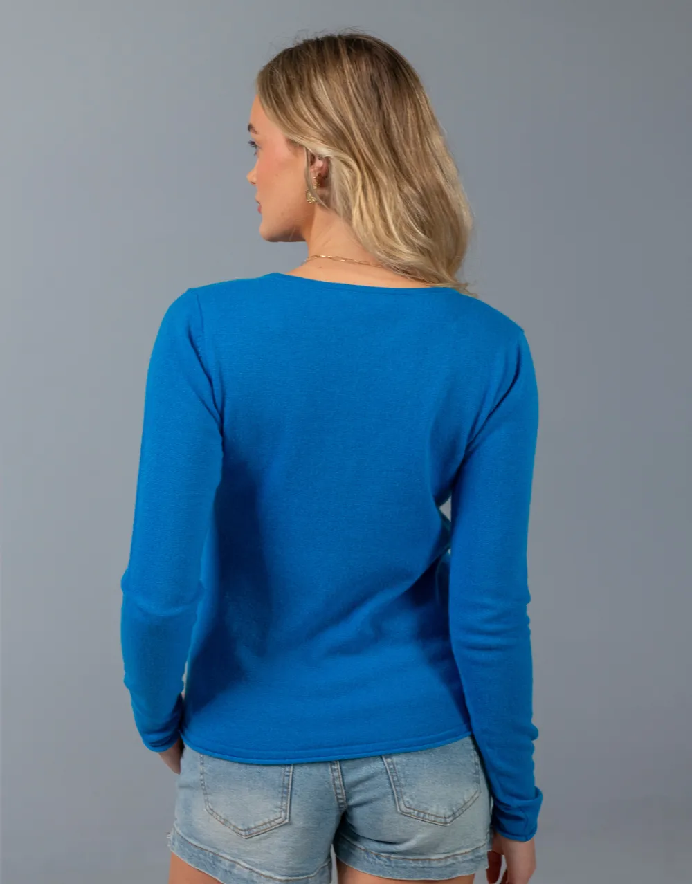 Cropped V Neck Cashmere Sweater in Azul