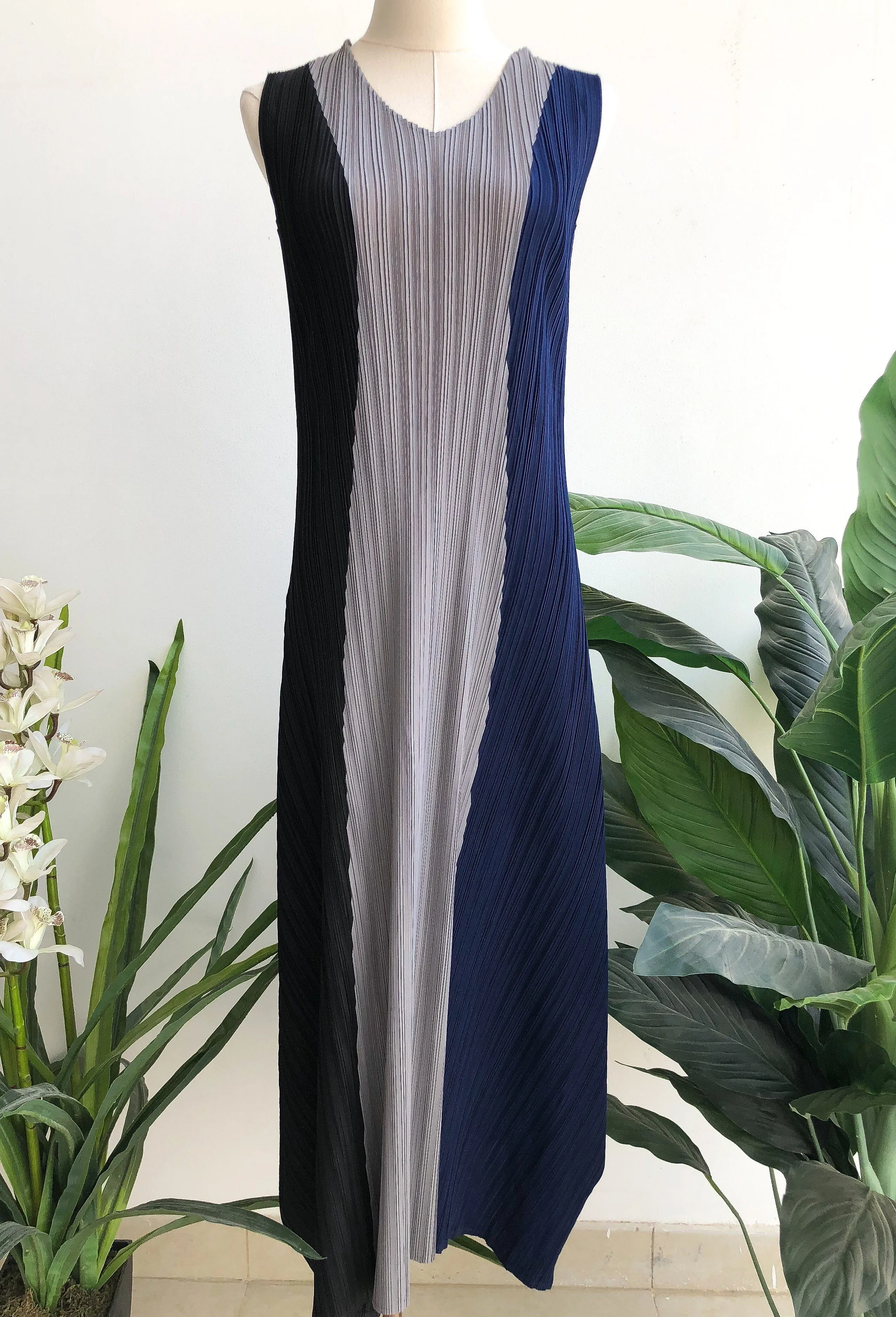 Denver sleeveless long dress with cardigan